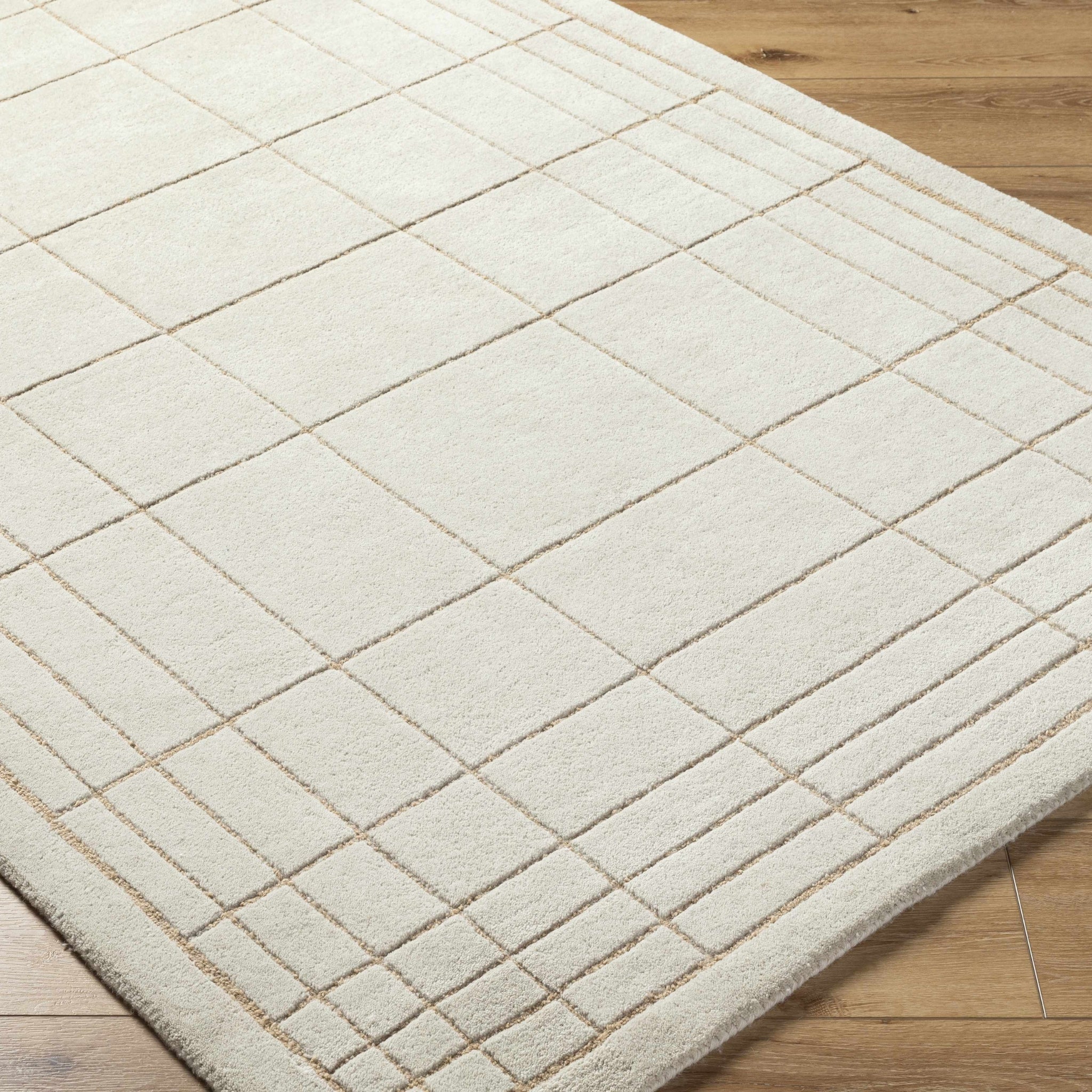 The Sable Rug – Hand-Tufted Wool in Gray & Tan