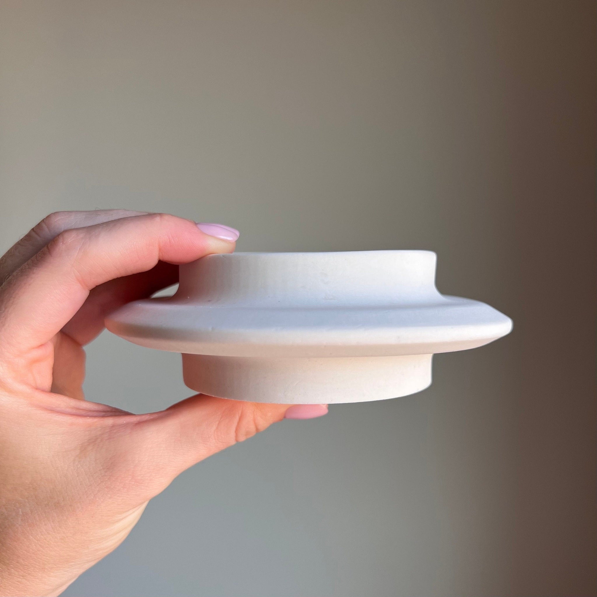 The Halo Holder – Sculpted Ceramic Pedestal