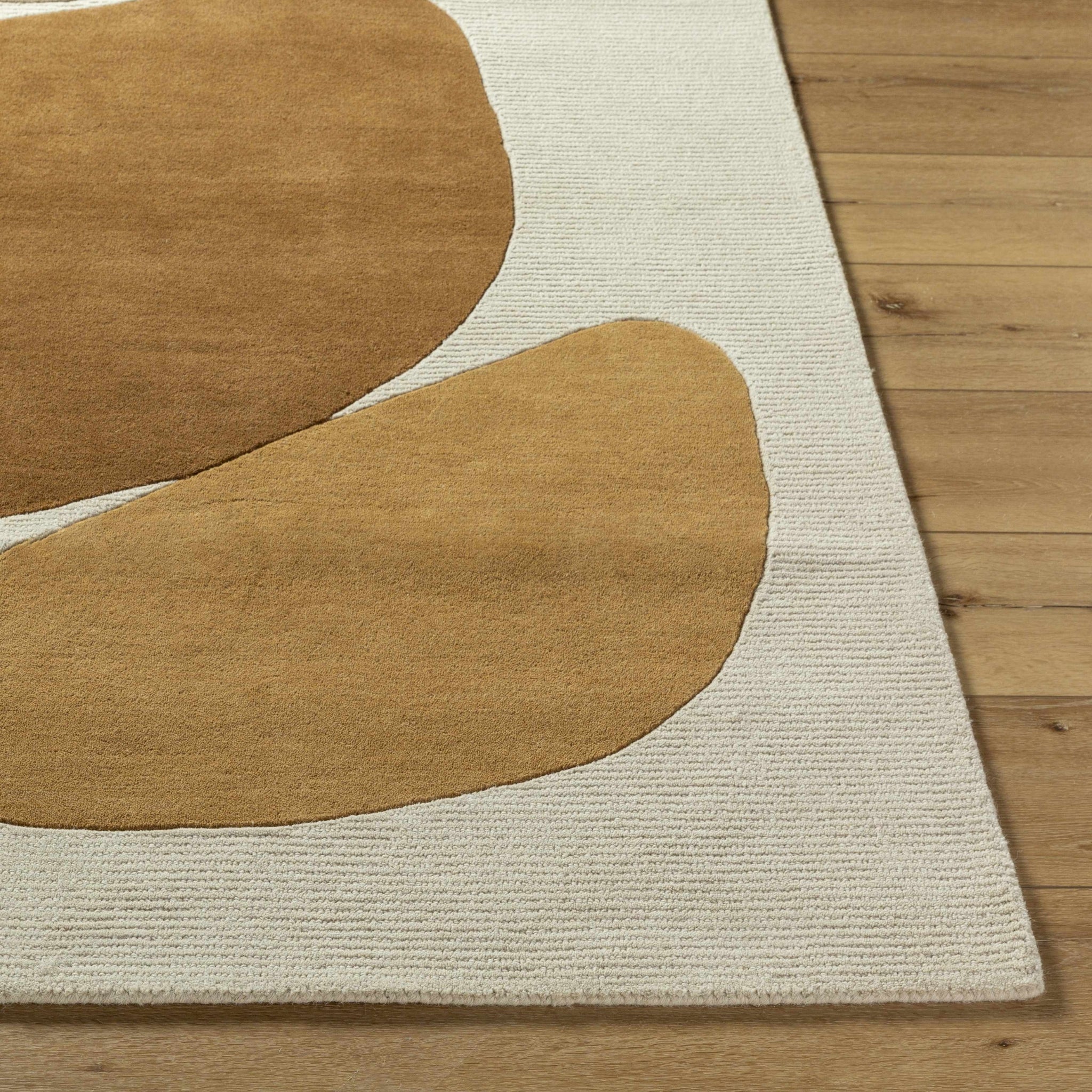 The Forma Rug – Hand-Tufted Wool in Earth-Toned Abstract