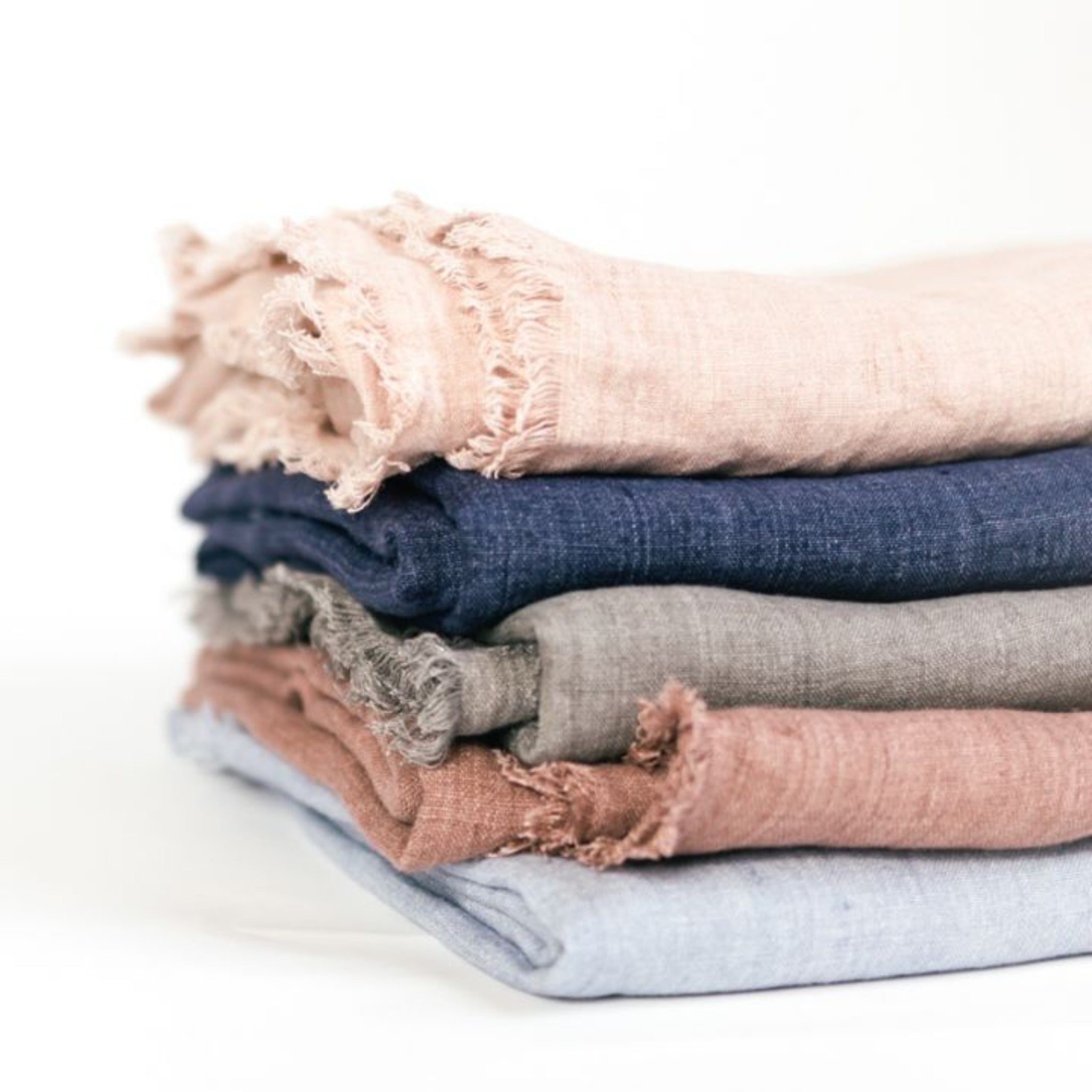 The Calvi Linen Throw – Stonewashed