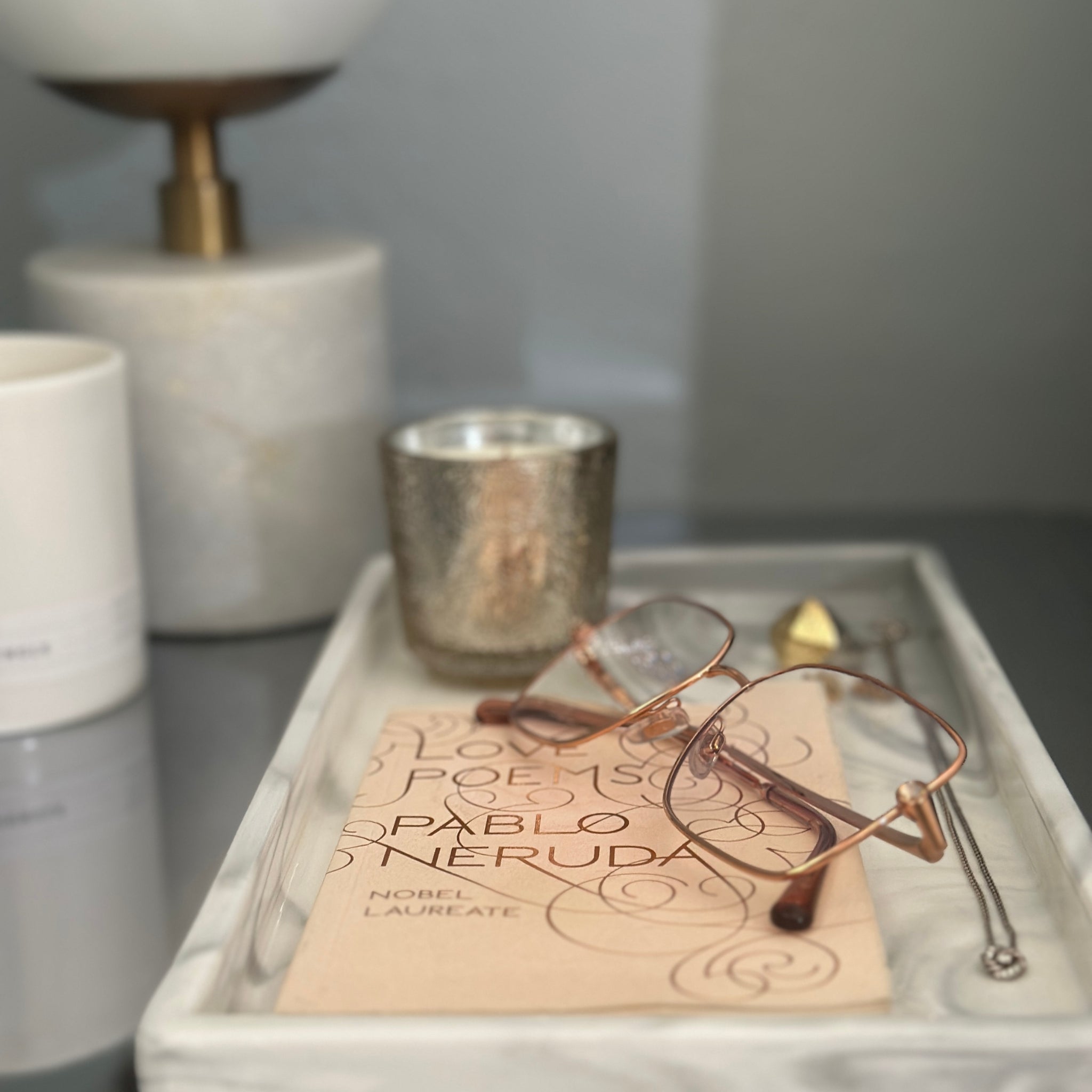 The Quiet Catchall – Sculptural Ceramic Tray (Gray)