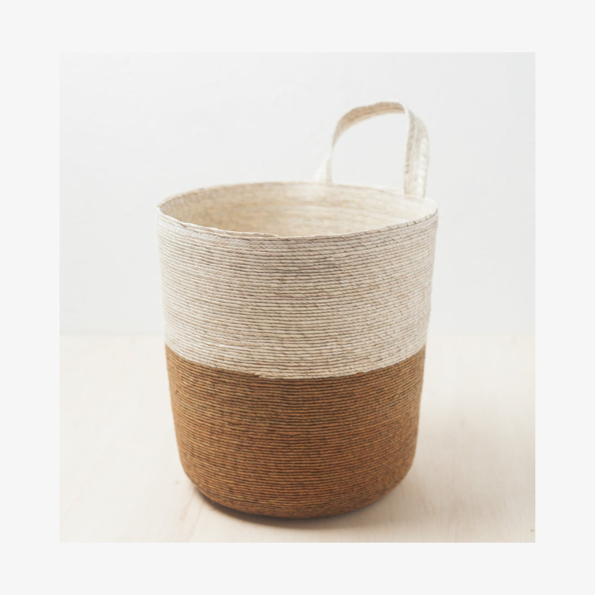 The Palmera Hanging Basket