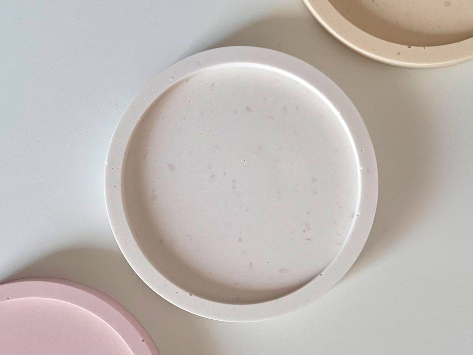 The Halo Holder – Sculpted Ceramic Pedestal