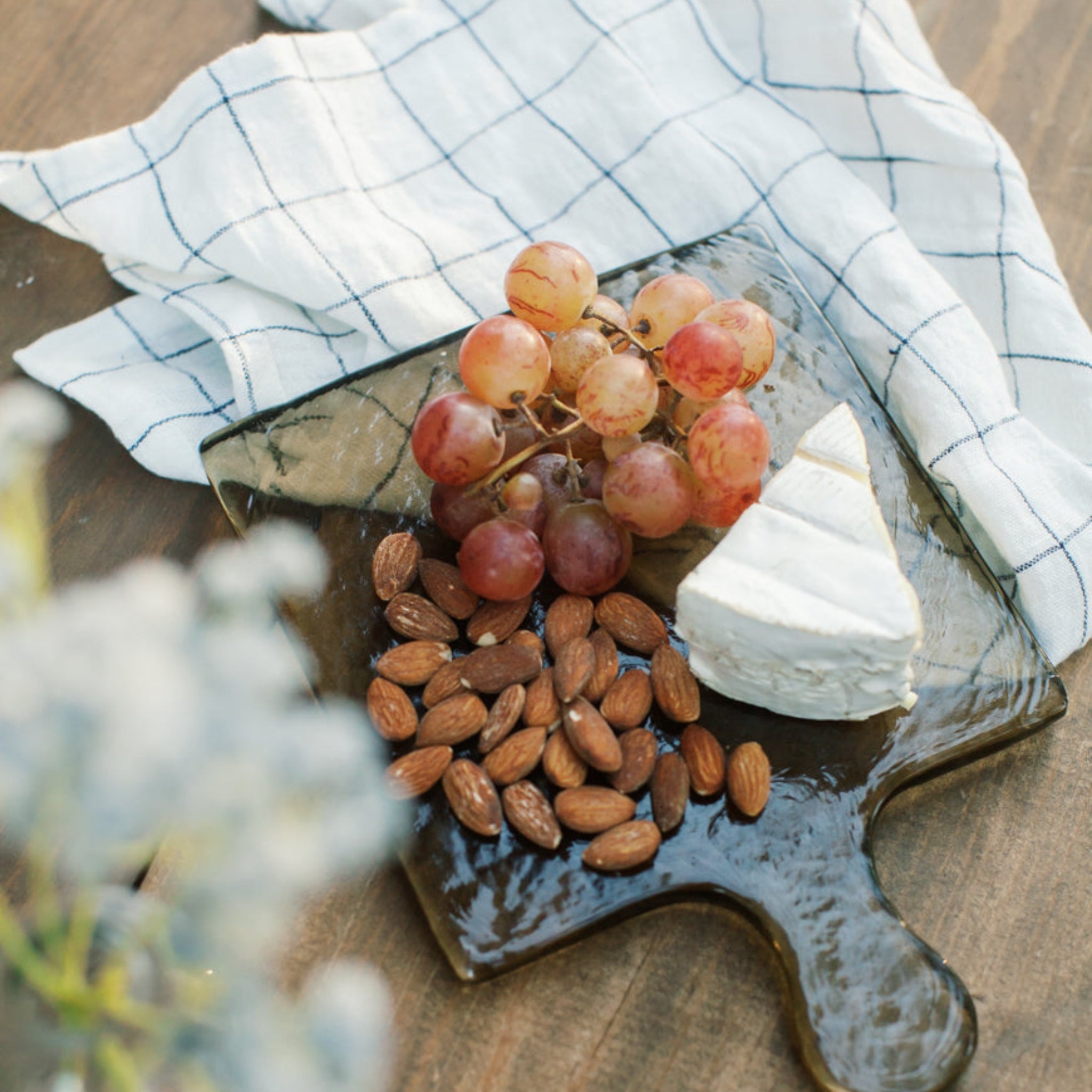 The Hammered Glass Serving Board – 7" x 10"