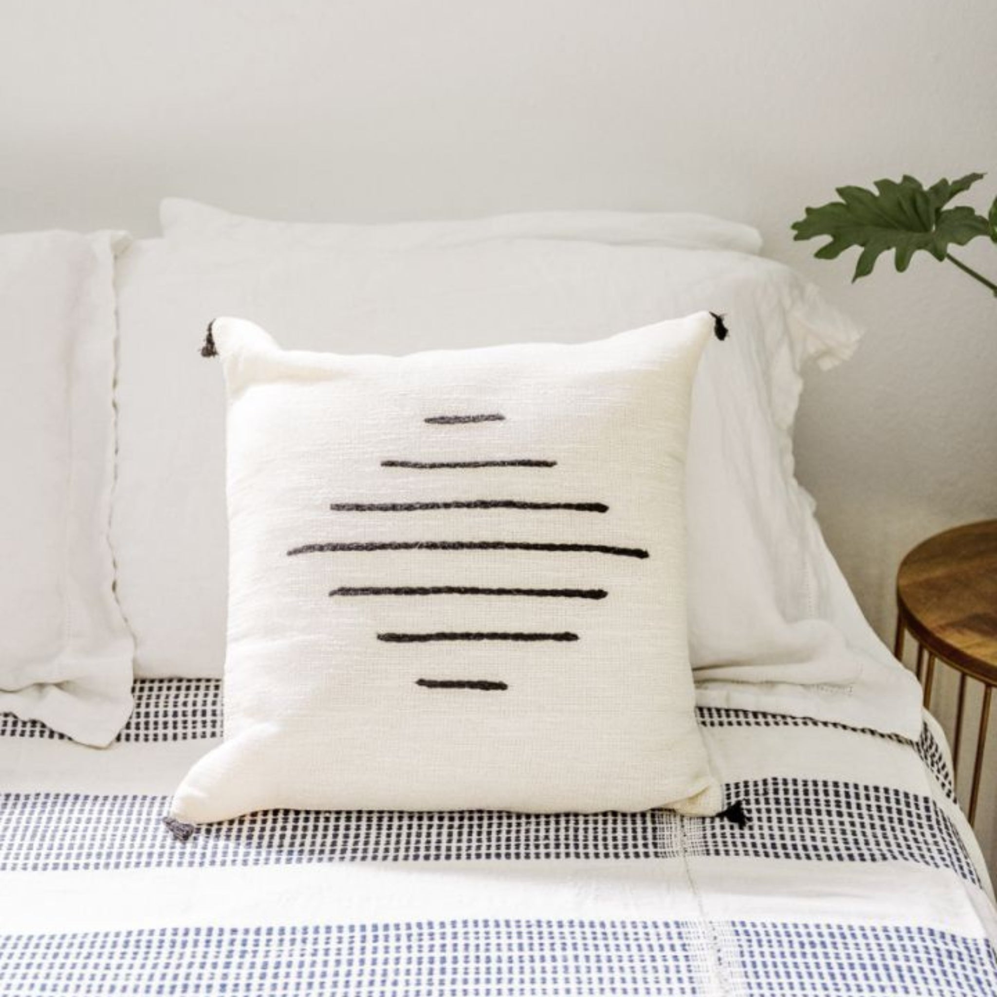 The Linea Pillow – Handwoven in Tunisia | Culturista Living