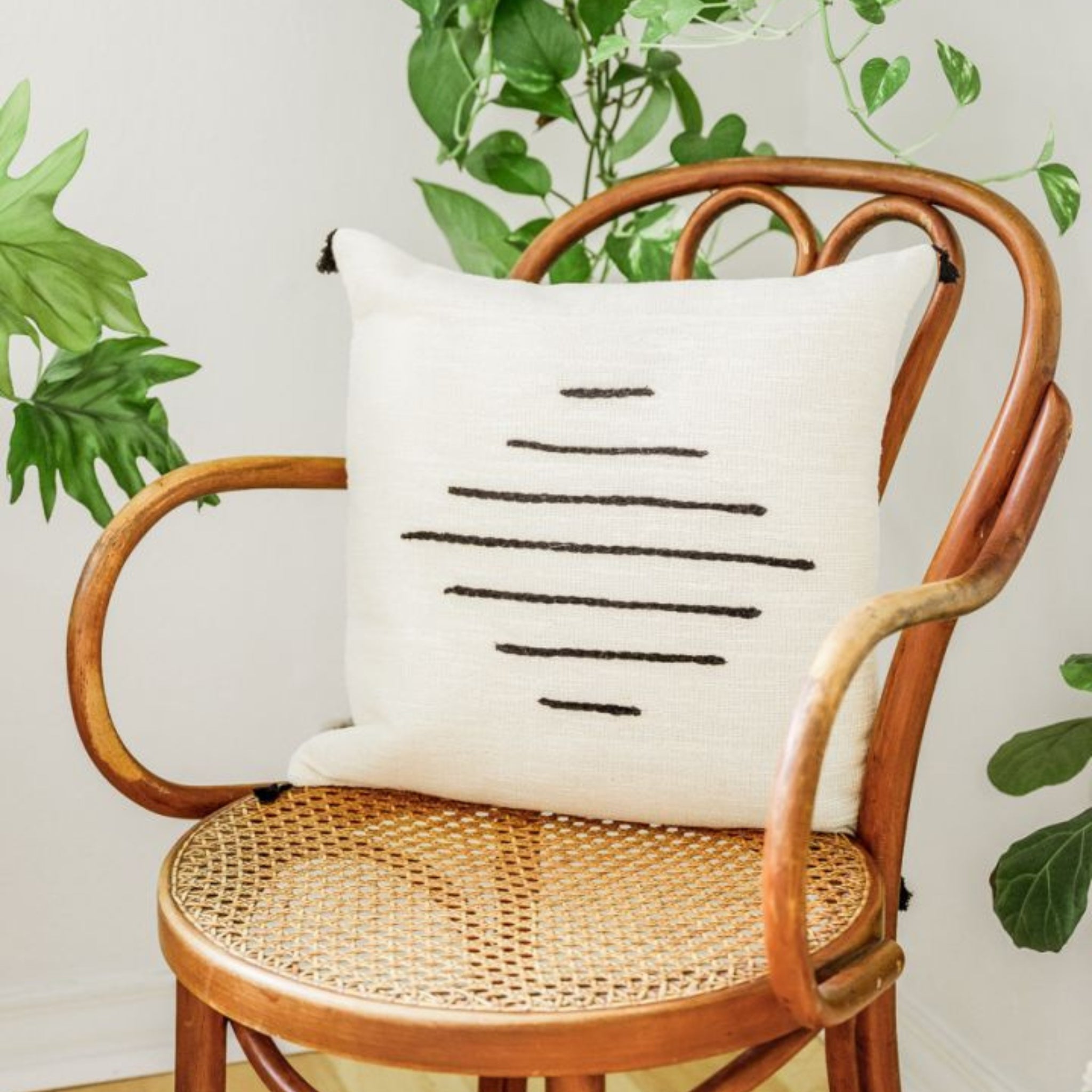 The Linea Pillow – Handwoven in Tunisia | Culturista Living