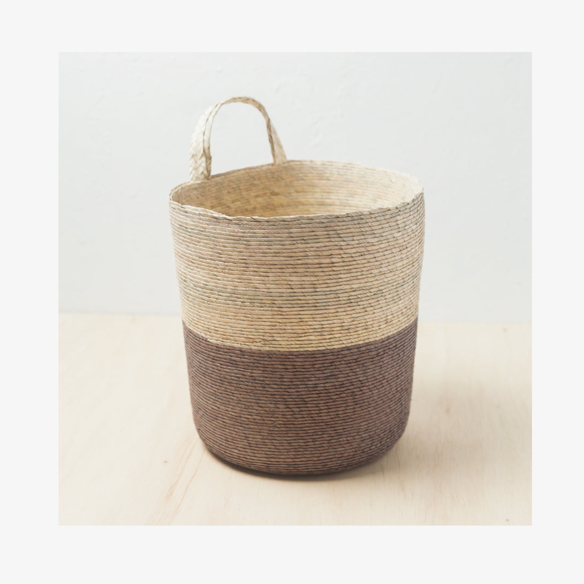 The Palmera Hanging Basket