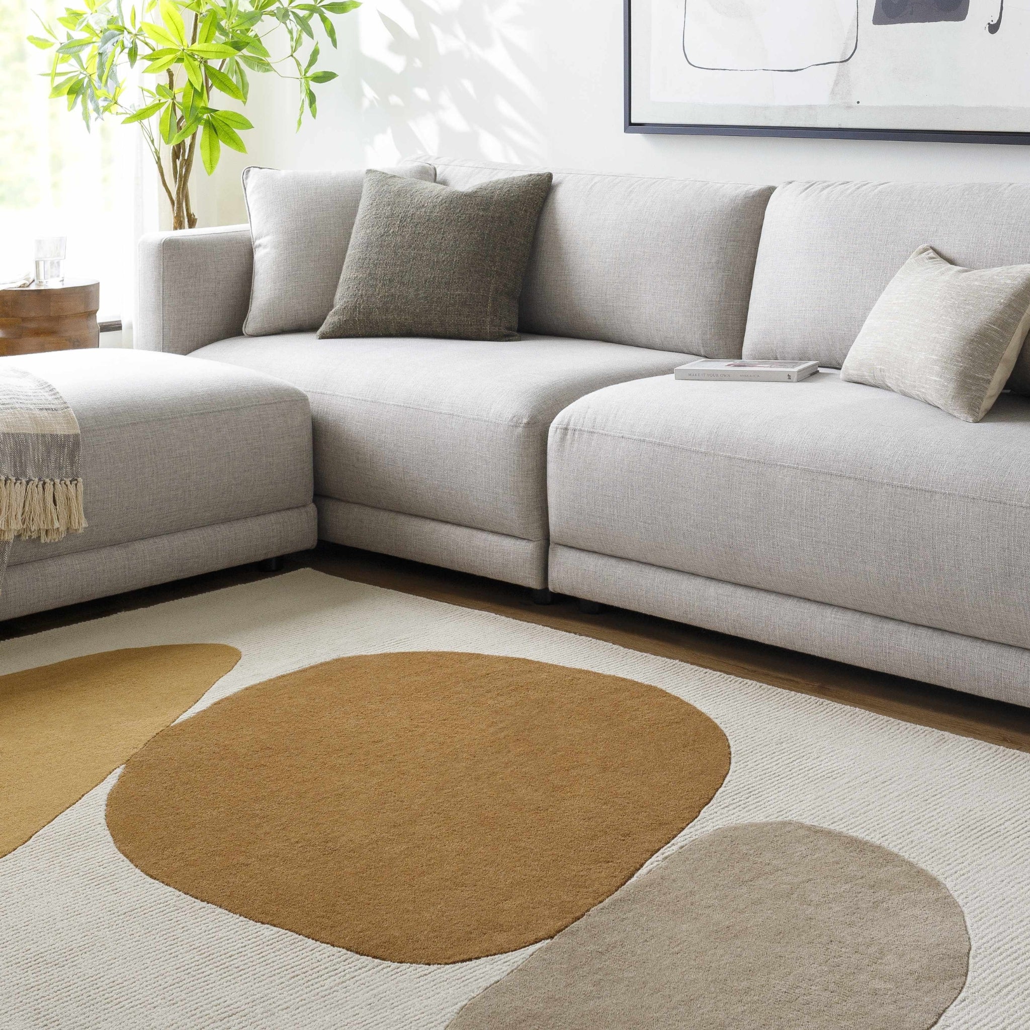 The Forma Rug – Hand-Tufted Wool in Earth-Toned Abstract