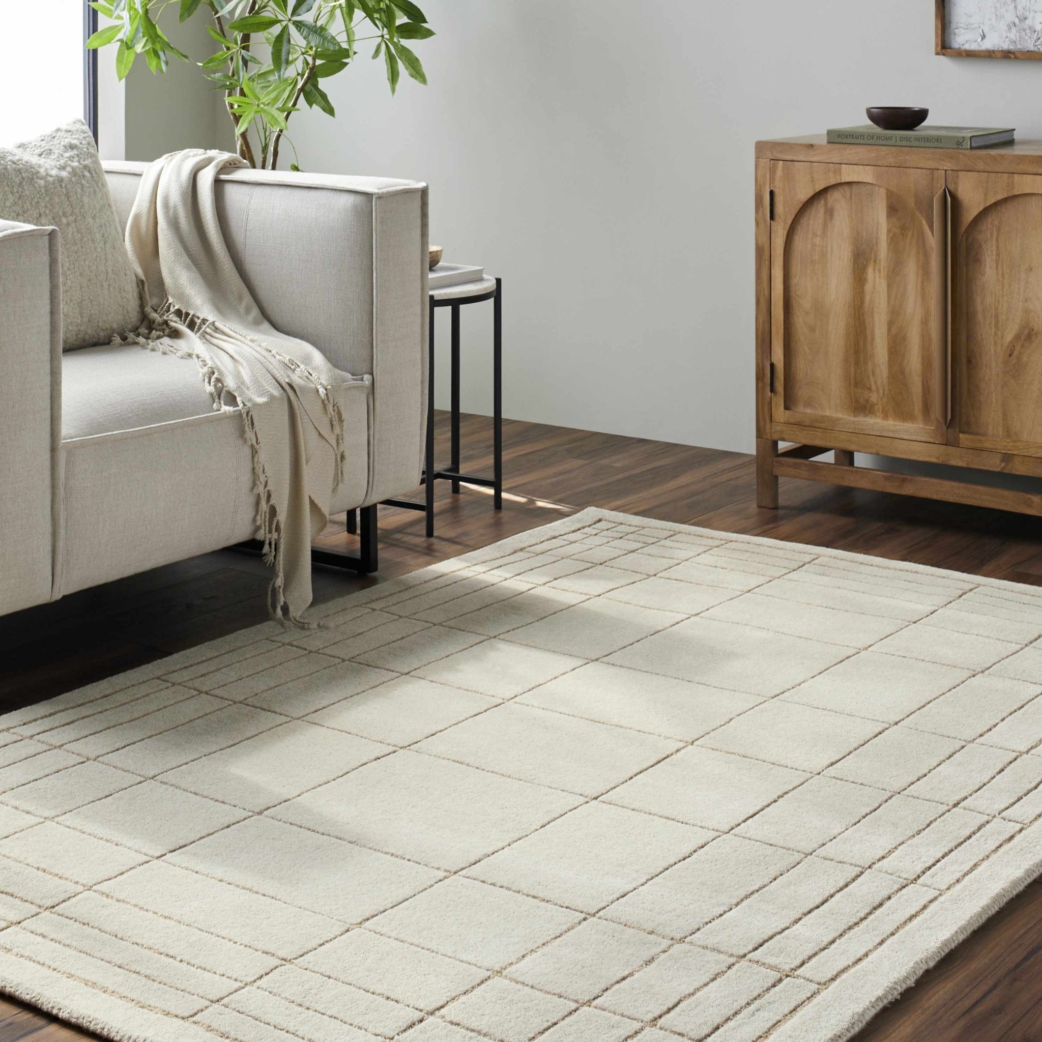 The Sable Rug – Hand-Tufted Wool in Gray & Tan